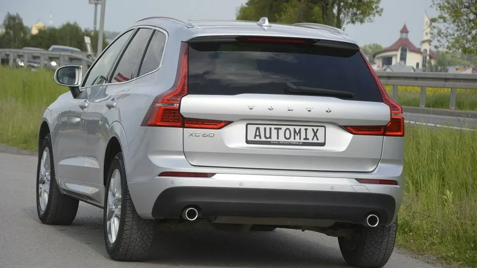 VOLVO XC60 -