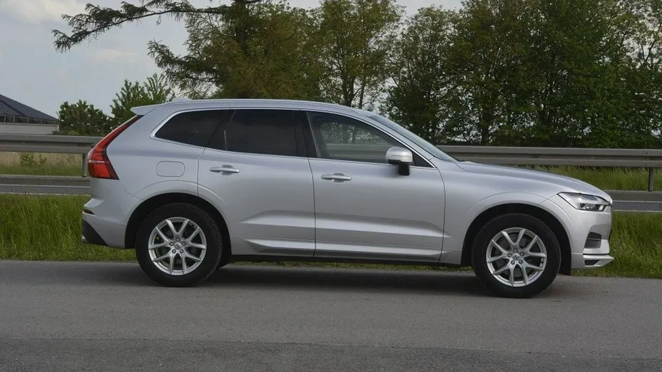VOLVO XC60 -