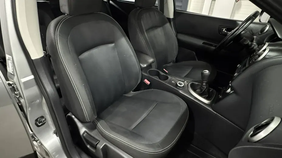 NISSAN Qashqai -