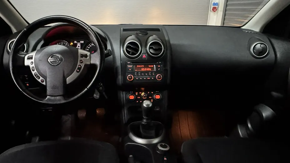 NISSAN Qashqai -