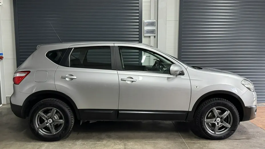 NISSAN Qashqai -