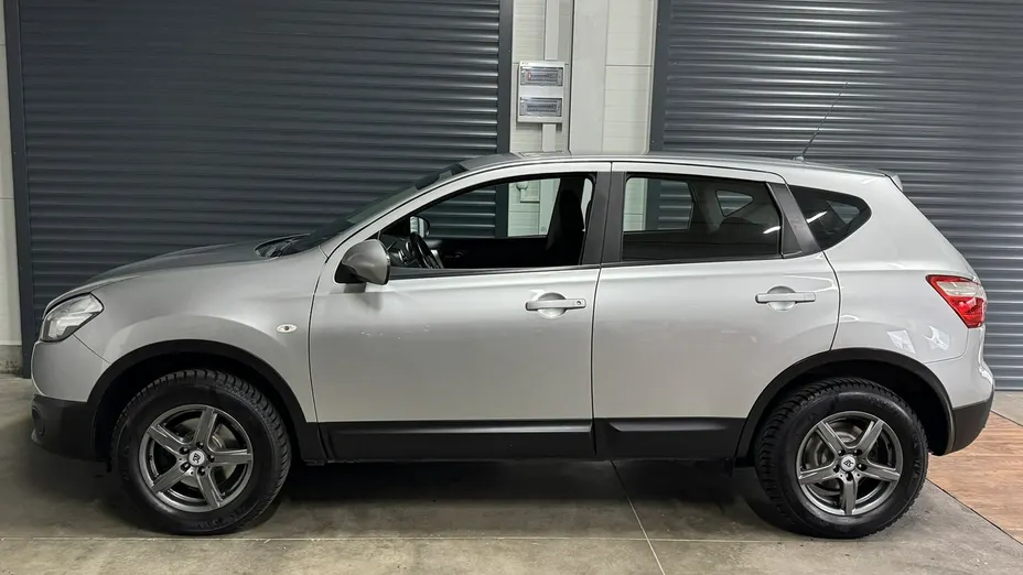 NISSAN Qashqai -