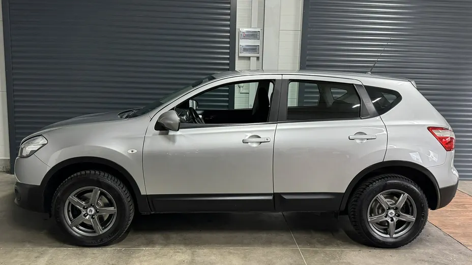 NISSAN Qashqai -