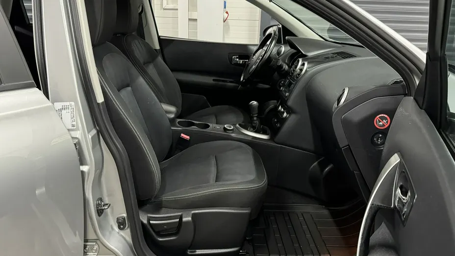 NISSAN Qashqai -