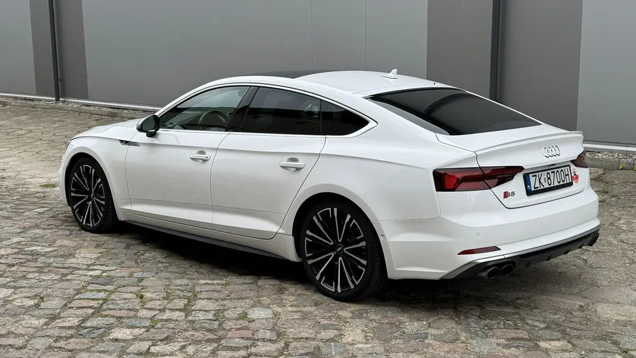 AUDI S5 -