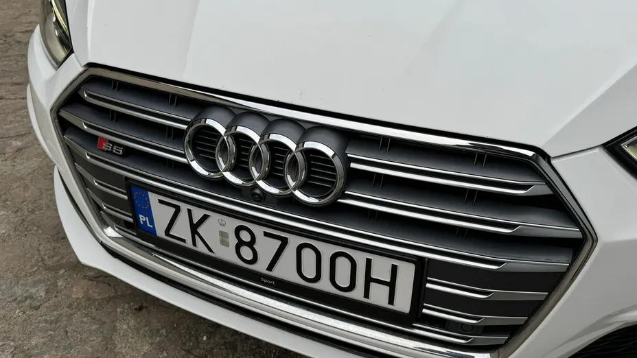 AUDI S5 -