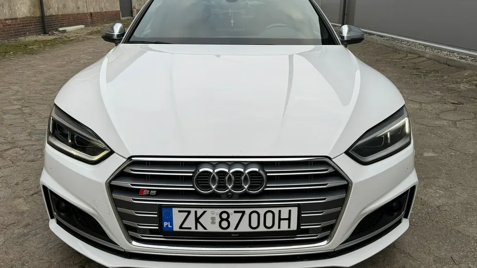 AUDI S5 -