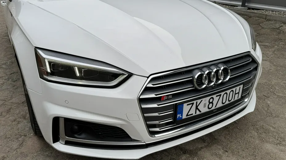 AUDI S5 -