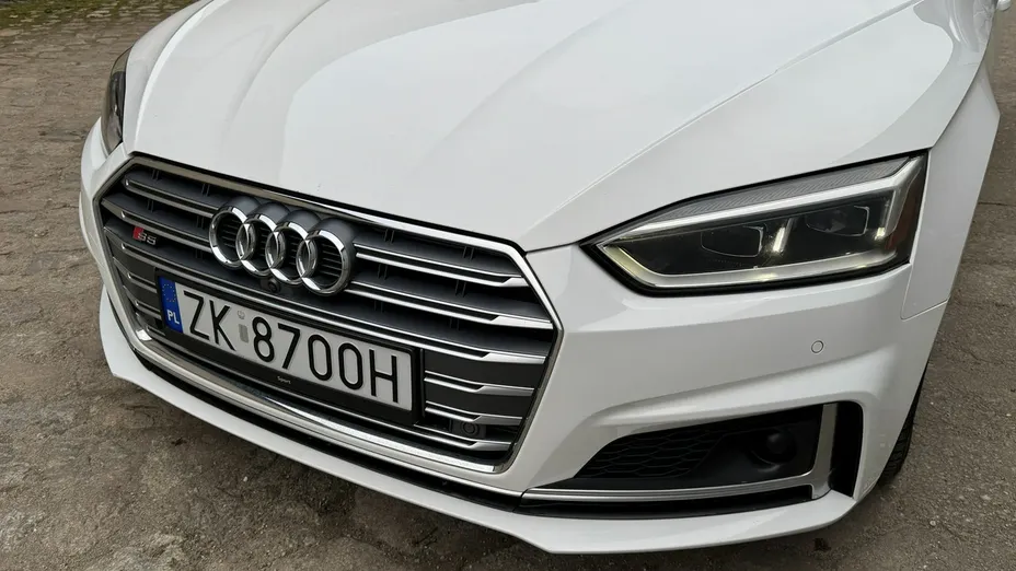 AUDI S5 -