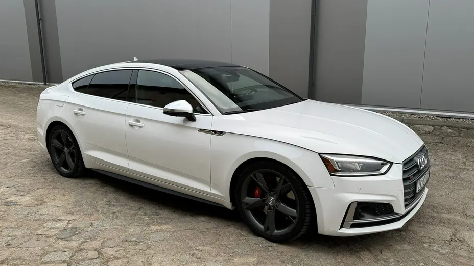 AUDI S5 -