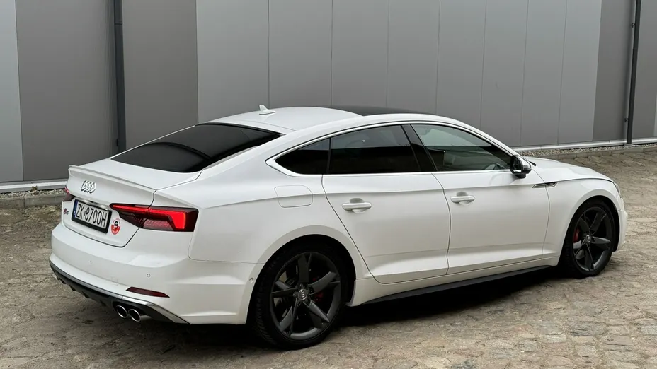 AUDI S5 -