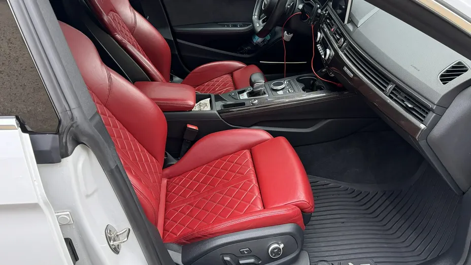 AUDI S5 -