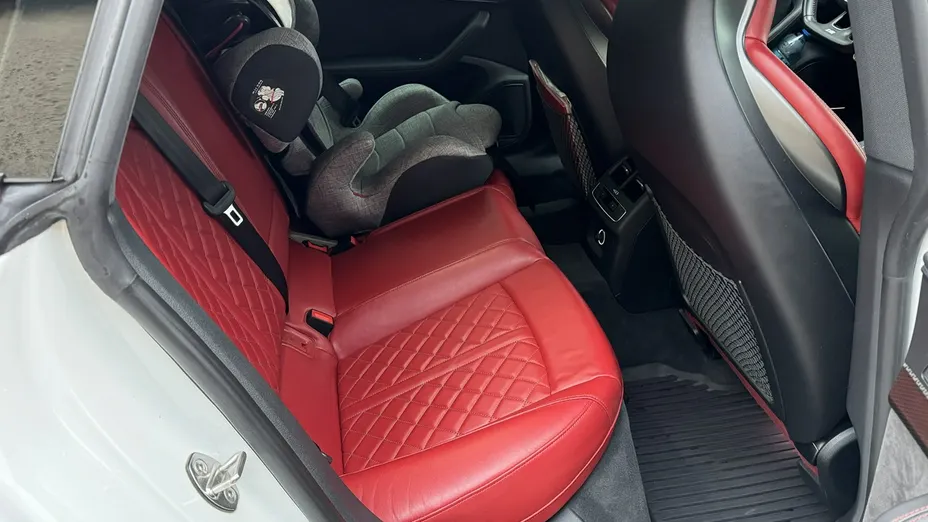 AUDI S5 -
