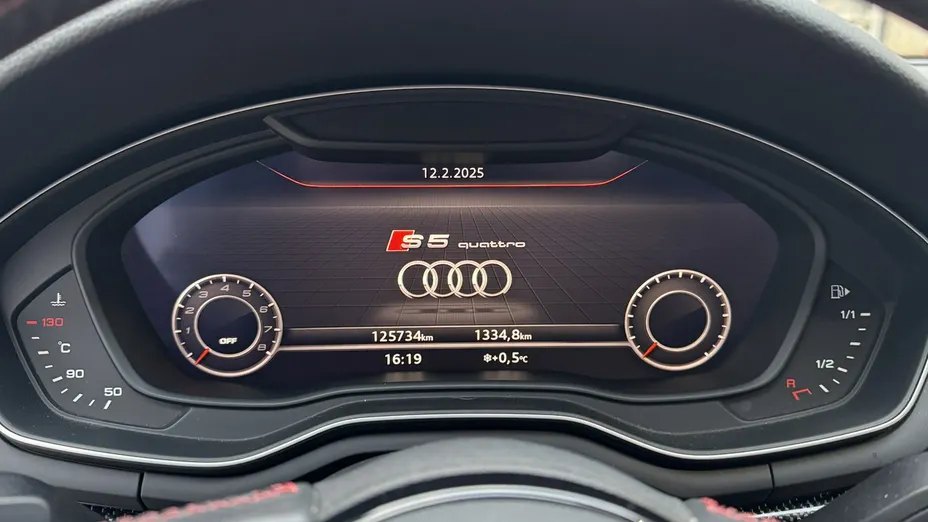 AUDI S5 -