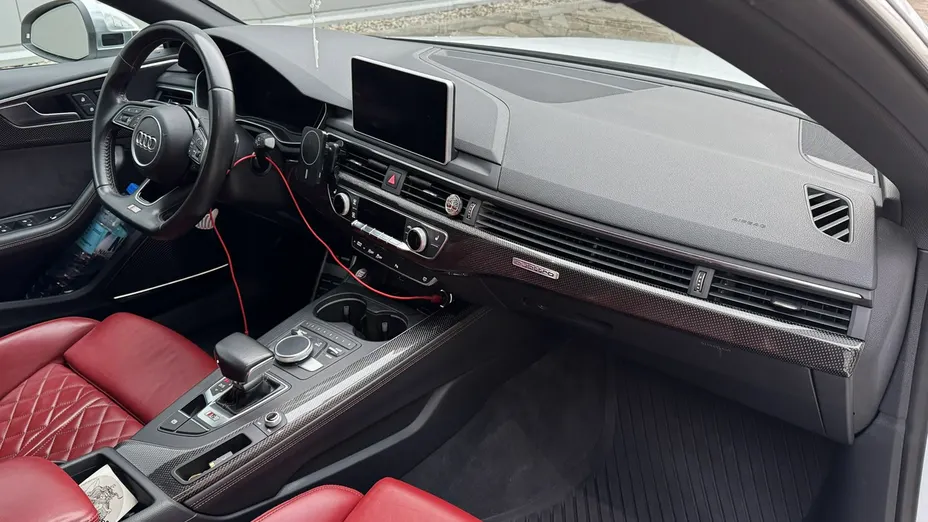 AUDI S5 -