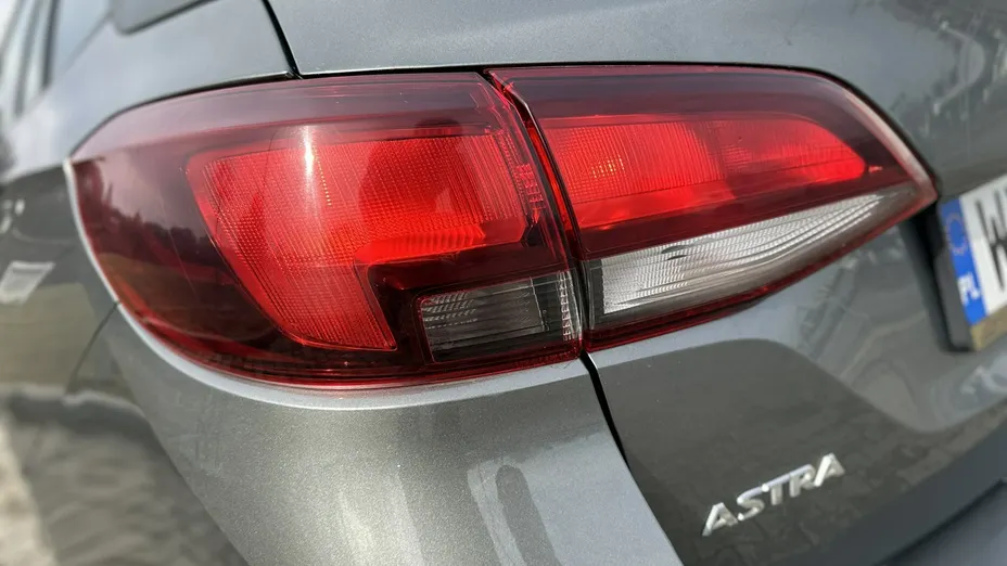 OPEL Astra -