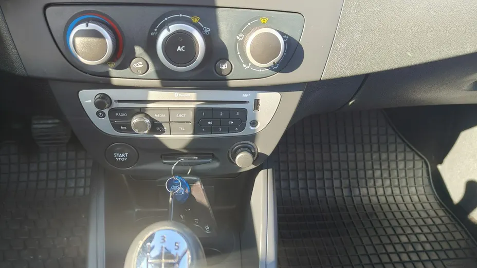 RENAULT Megane -