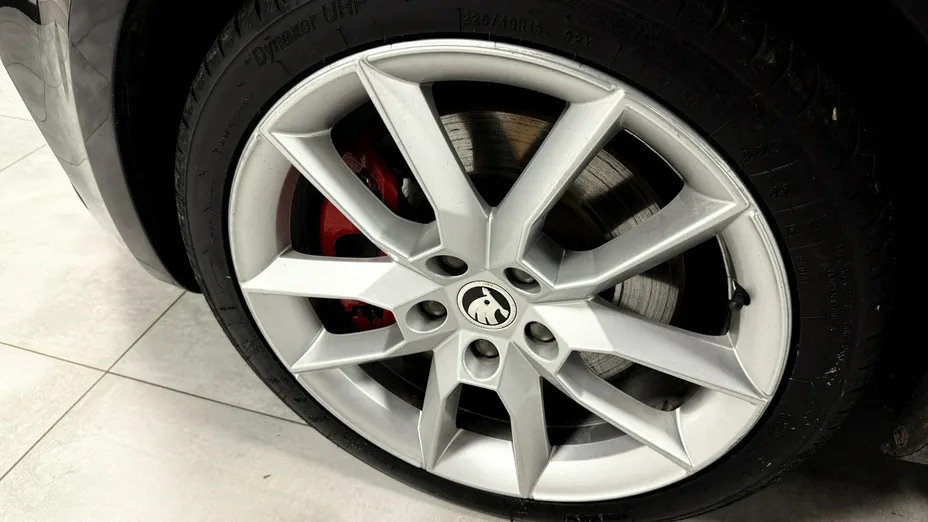SKODA Octavia -