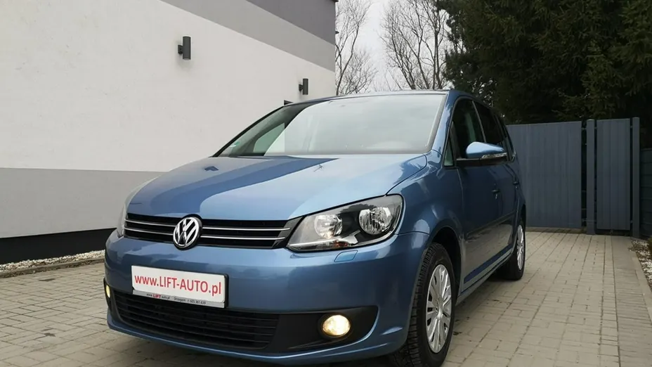 VOLKSWAGEN Touran -