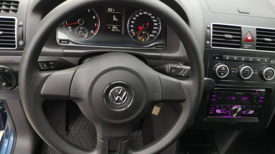 VOLKSWAGEN Touran -