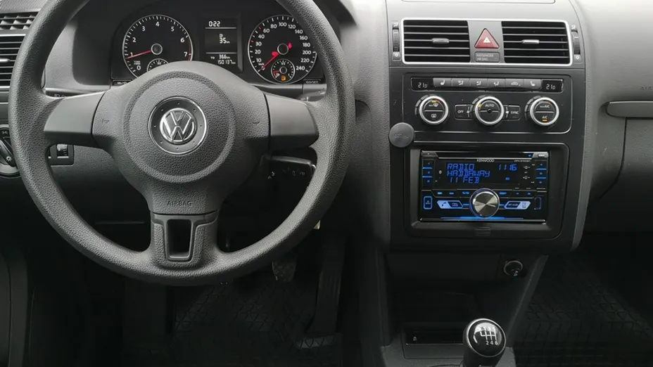 VOLKSWAGEN Touran -