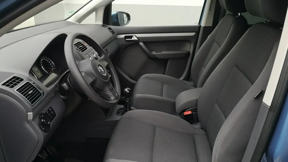 VOLKSWAGEN Touran -