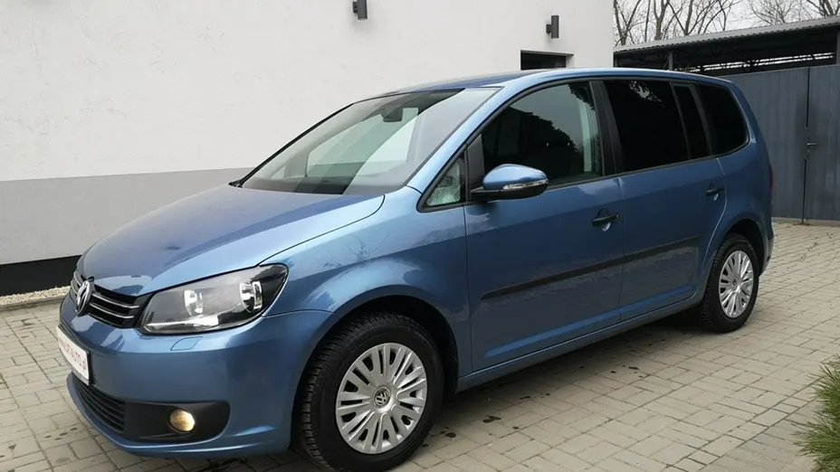 VOLKSWAGEN Touran -