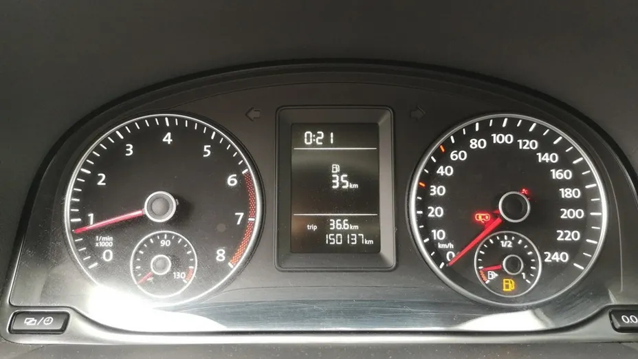 VOLKSWAGEN Touran -