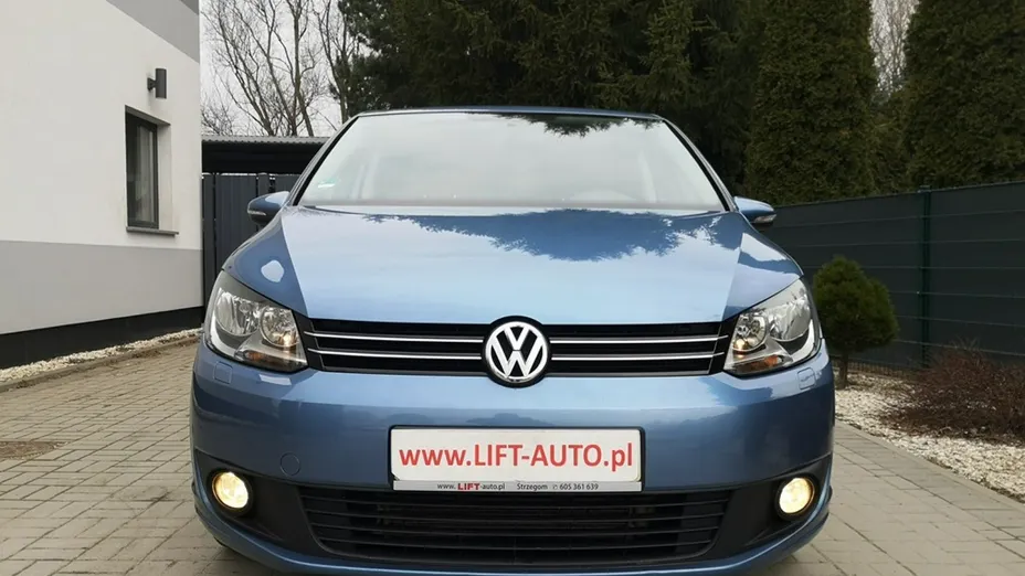 VOLKSWAGEN Touran -