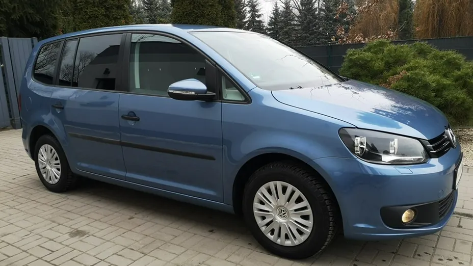 VOLKSWAGEN Touran -