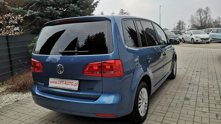 VOLKSWAGEN Touran -