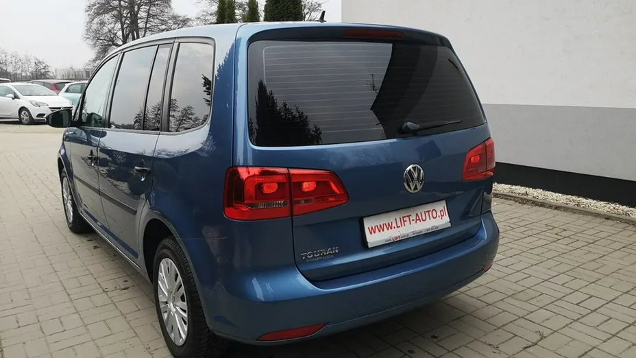 VOLKSWAGEN Touran -