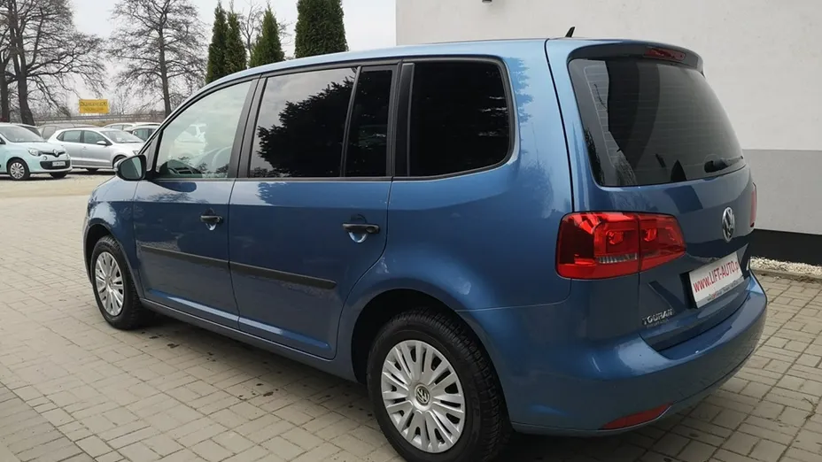 VOLKSWAGEN Touran -