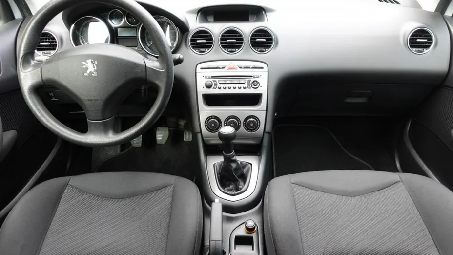 PEUGEOT 308 -