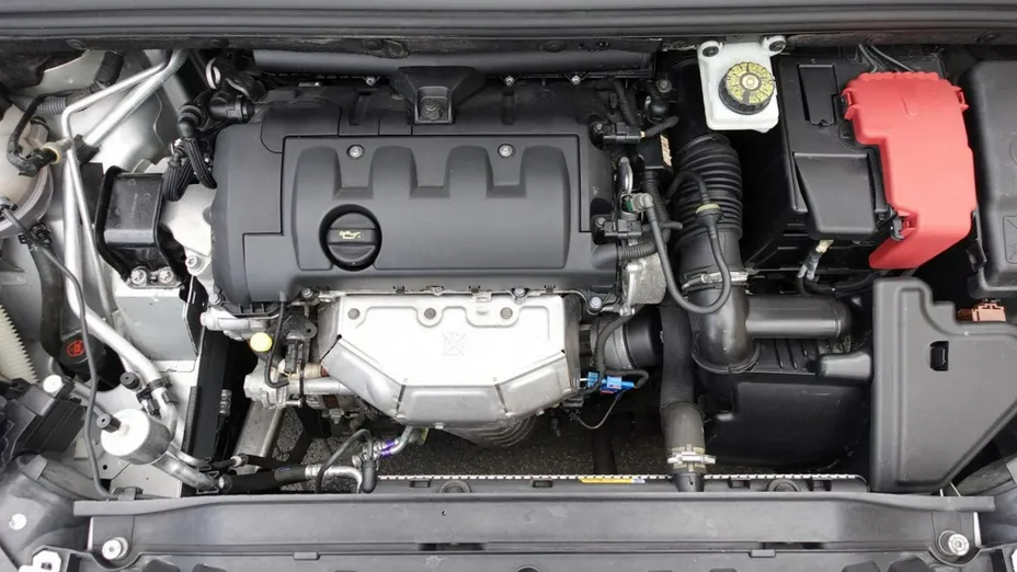 PEUGEOT 308 -