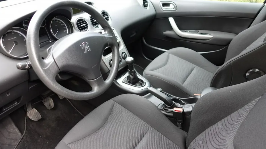 PEUGEOT 308 -