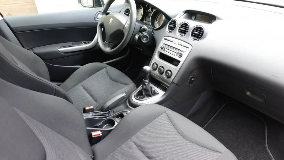 PEUGEOT 308 -