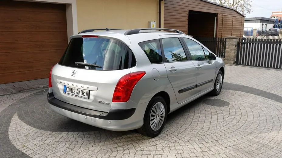 PEUGEOT 308 -