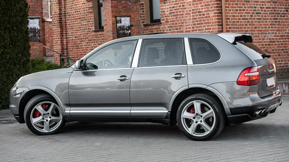 PORSCHE Cayenne -