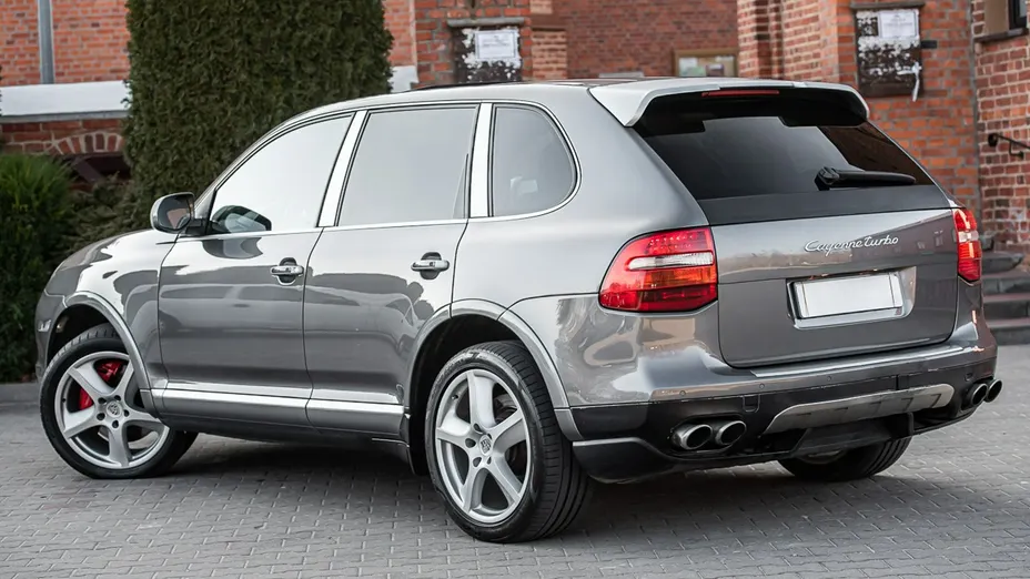 PORSCHE Cayenne -