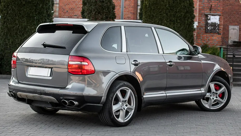 PORSCHE Cayenne -