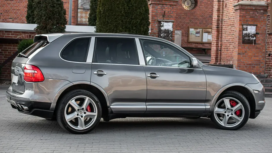 PORSCHE Cayenne -