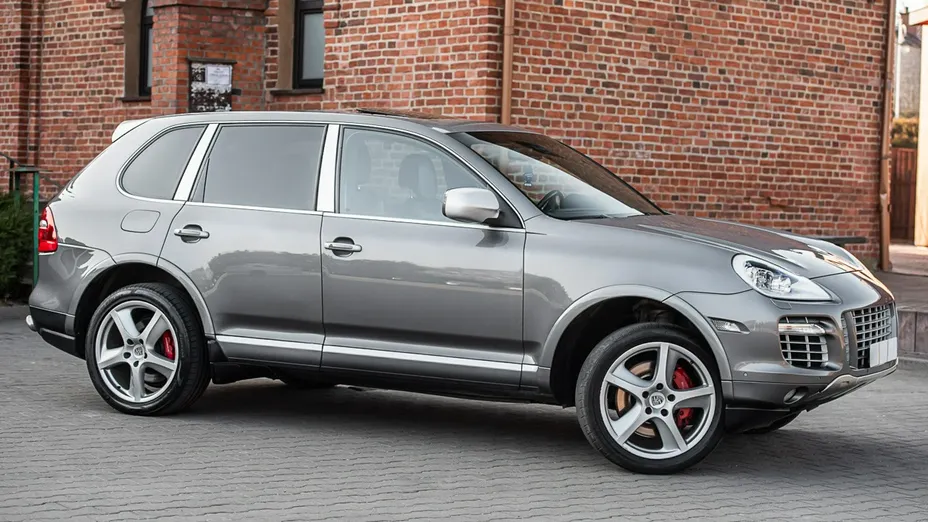 PORSCHE Cayenne -