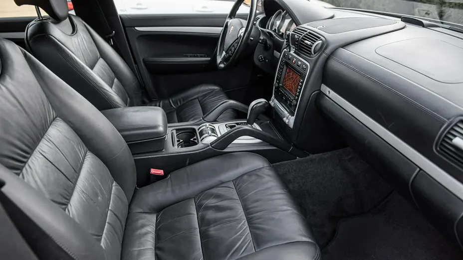 PORSCHE Cayenne -