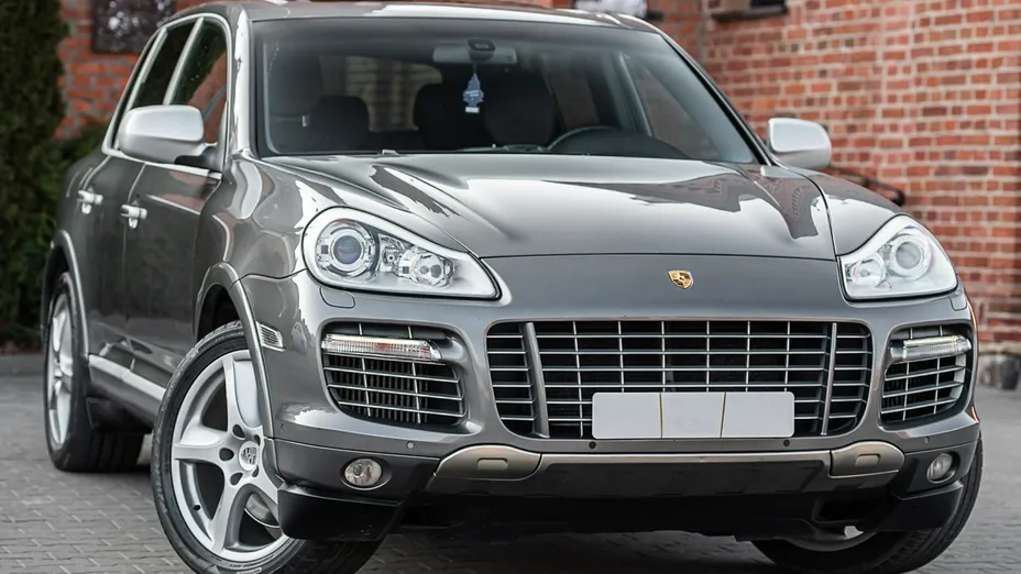 PORSCHE Cayenne -