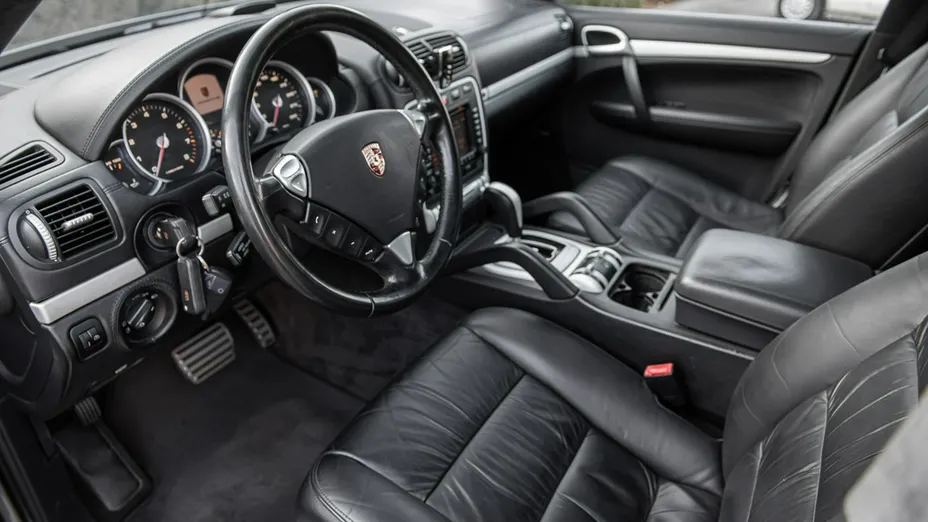 PORSCHE Cayenne -