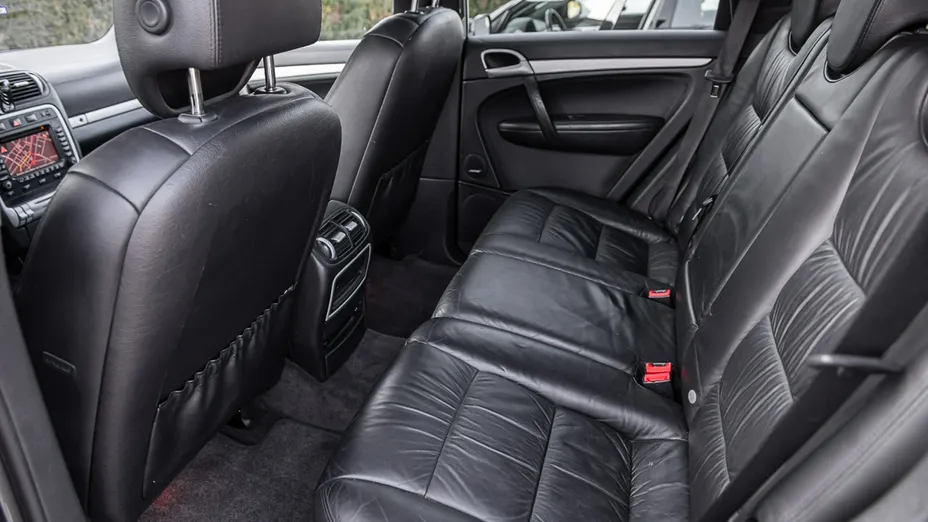PORSCHE Cayenne -