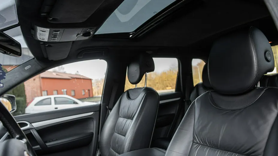 PORSCHE Cayenne -