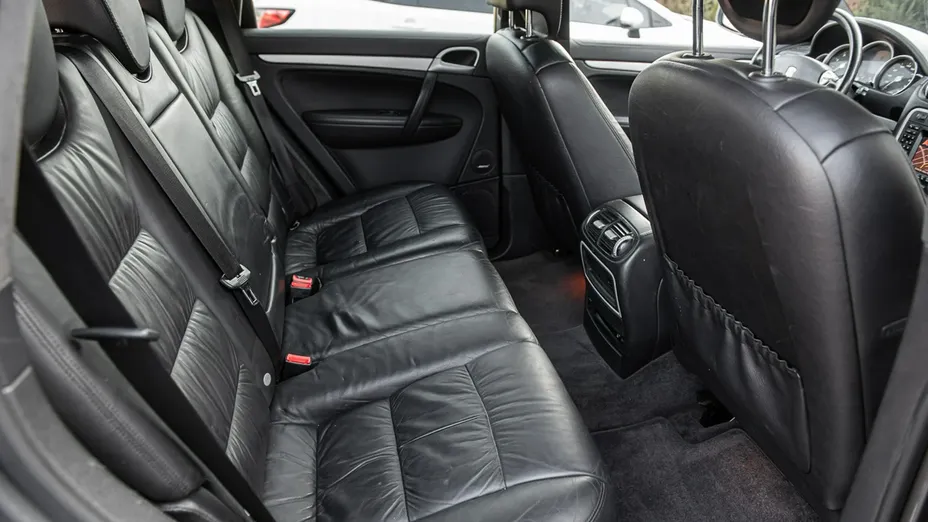 PORSCHE Cayenne -