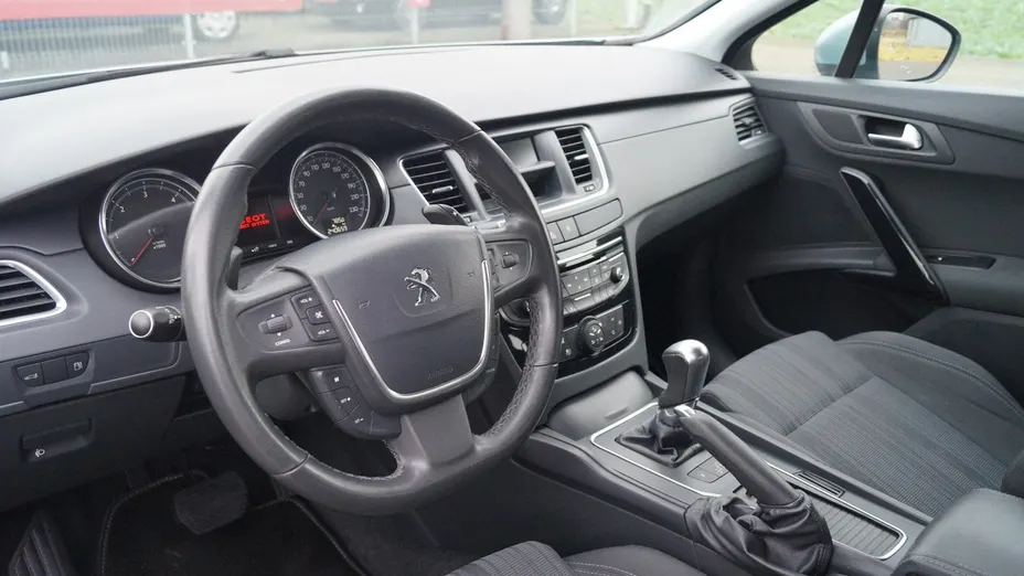 PEUGEOT 508 -